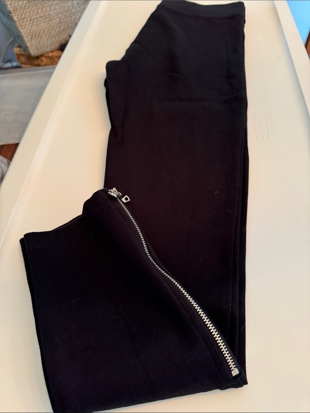 GAP Black Zip-Hem  extra small pants with side silver tone zippers